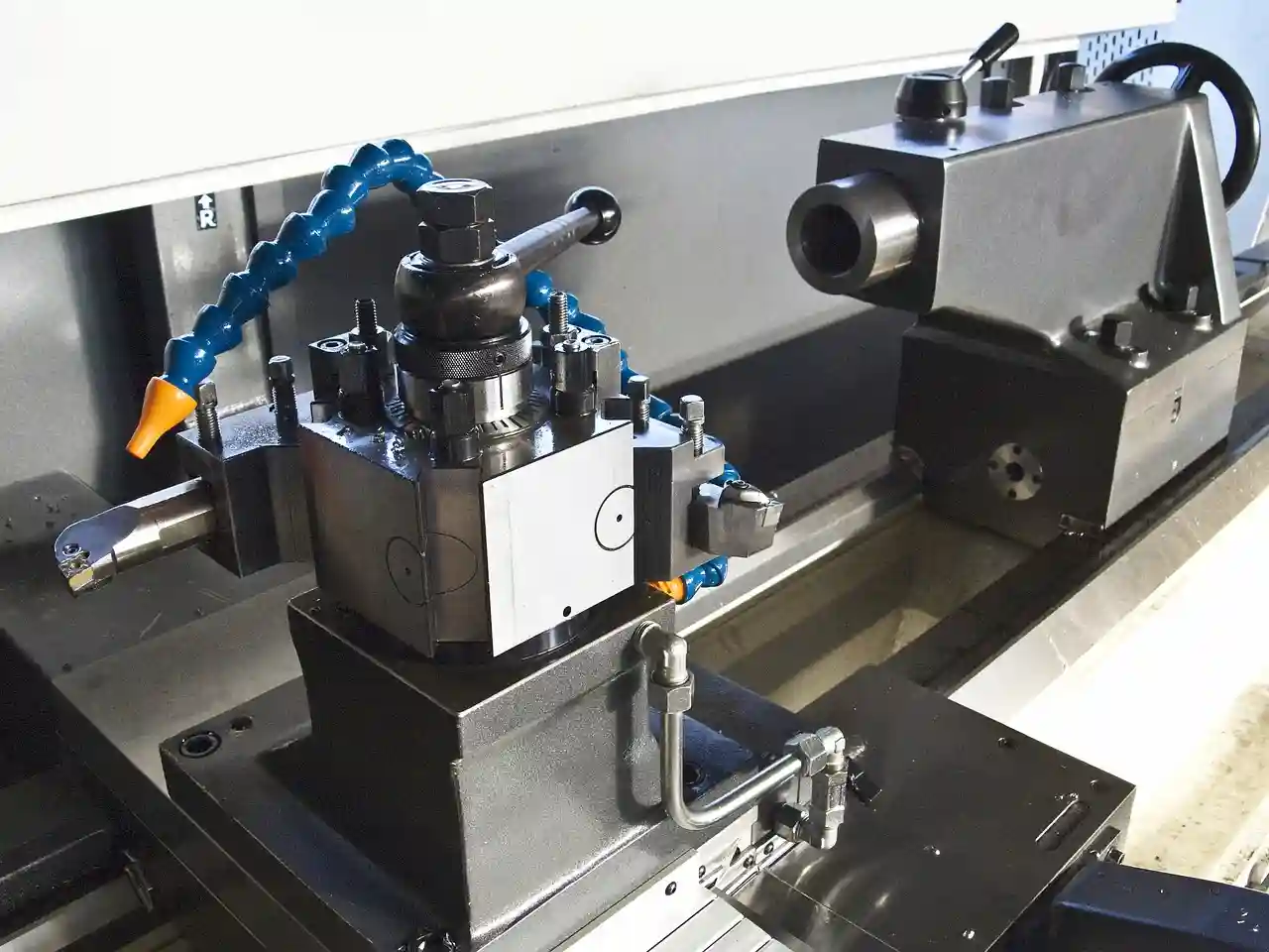 taller maquinaria /images/lathe-239191_1280.webp