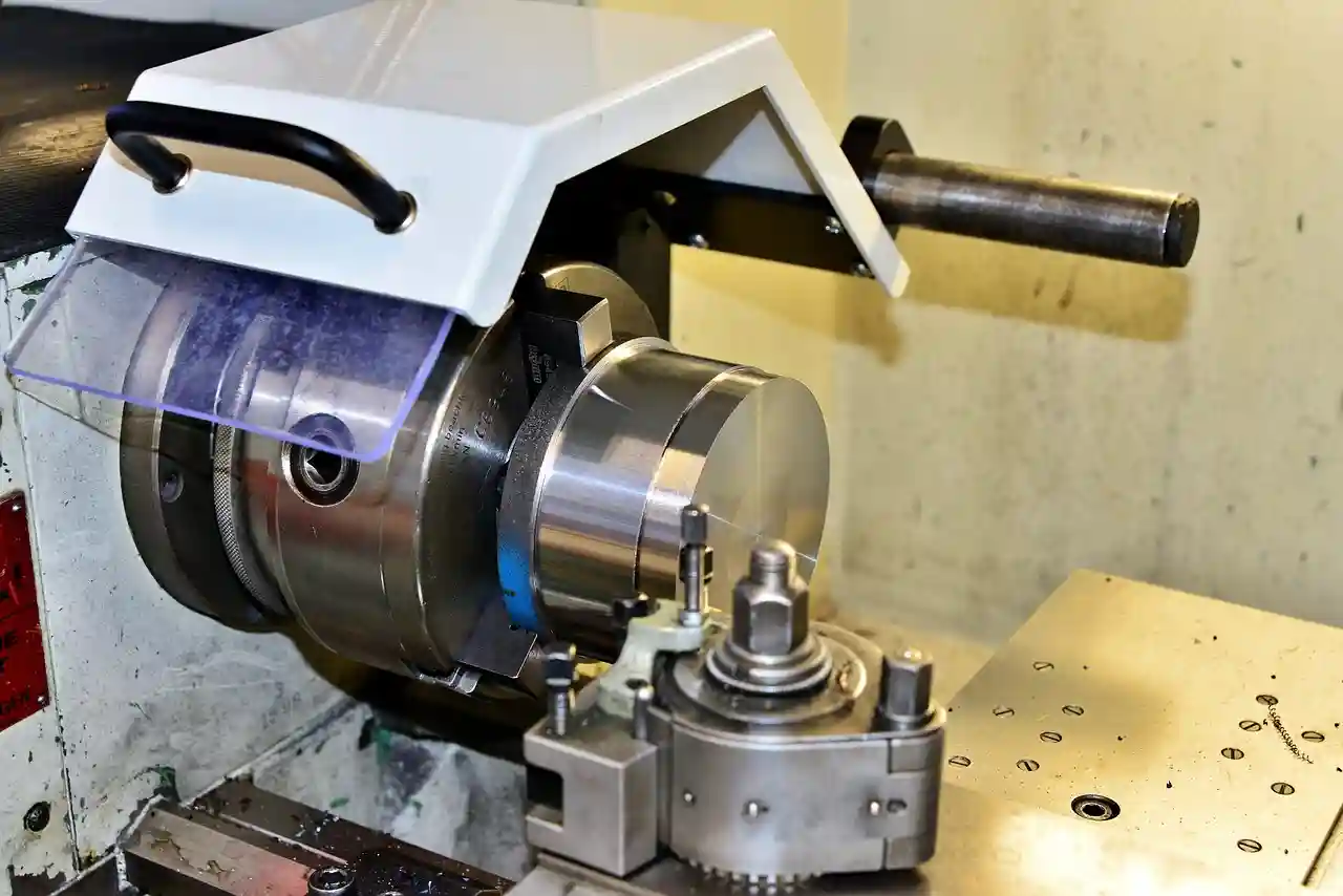 taller maquinaria /images/lathe-4027836_1280.webp