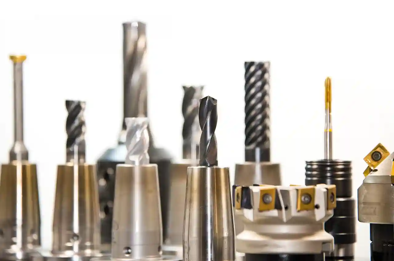 taller maquinaria /images/metal-drill-444486_1280.webp
